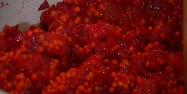 чечевичная похлебка с капустой кале, свеклой и помидорами