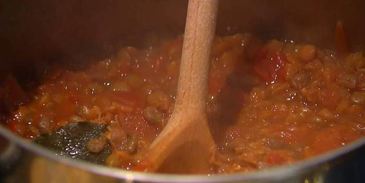 чечевичная похлебка со свеклой и шпинатом