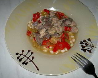 Имбирная фасолевая похлебка с мясом птицы и овощами