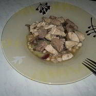 Рецепт Похлебки из белой фасоли с бедром индейки и куриной грудкой, тушеный перец и красный лук