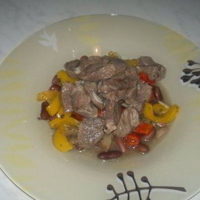 Похлебка из фасоли со сладкими перцами и бараниной в уцхо сунели