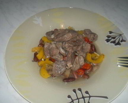 Похлебка из фасоли со сладкими перцами и бараниной в уцхо сунели