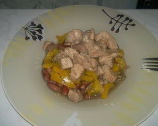 Похлебка из фасоли со свиным окороком, сладким перцем и лесными грибами