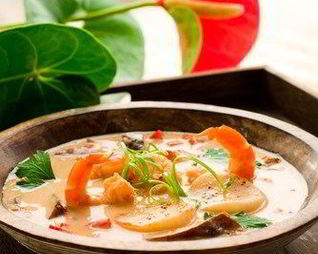 Похлебка с креветками и морскими гребешками