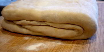 похлебка с семгой и шпинатом под домашним слоеным тестом очарована, околдована