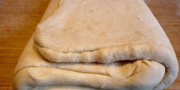 похлебка с семгой и шпинатом под домашним слоеным тестом очарована, околдована