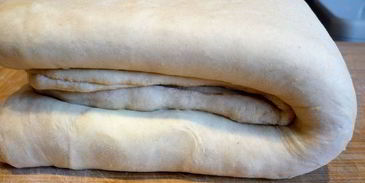 похлебка с семгой и шпинатом под домашним слоеным тестом очарована, околдована