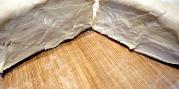 похлебка с семгой и шпинатом под домашним слоеным тестом очарована, околдована