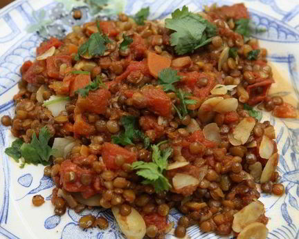 Пряная чечевичная похлебка с миндалем