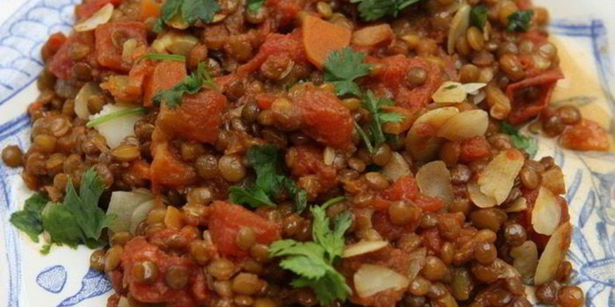 Рецепт пряной чечевичной похлебки с миндалем