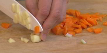 пряная чечевичная похлебка с миндалем