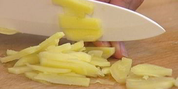 пряная чечевичная похлебка с миндалем