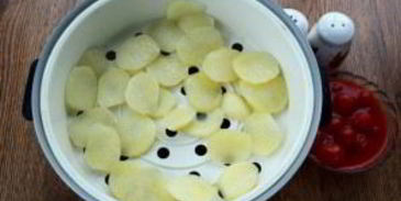 томатная похлебка с рыбой и картофелем