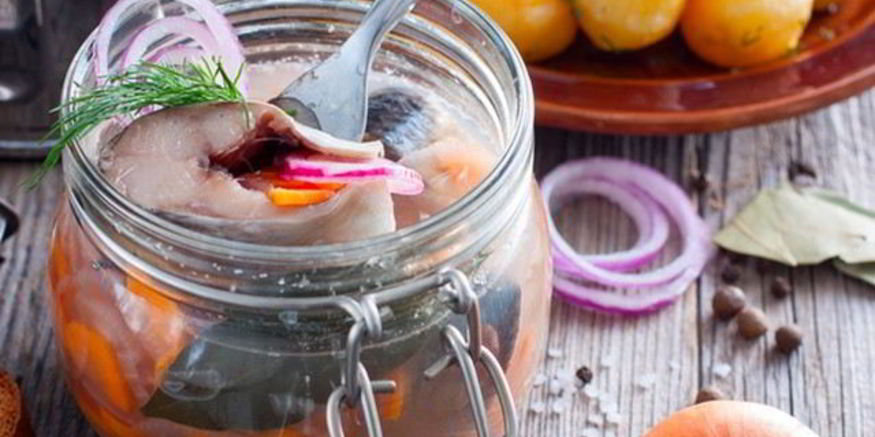 Рецепт консервов из скумбрии в соусе рассольник