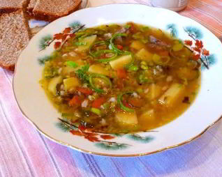 Рассольник Ленинградский с мясом перловкой и огурцами