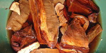 рассольник с телятиной и сушеными грибами