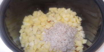 рассольник в мультиварке с перловкой