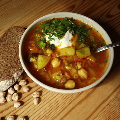 Вегетарианский рассольник с нутом