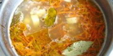 вегетарианский рассольник с перловкой