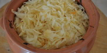 кислые щи с утиными потрошками и черносливом