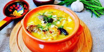 кислые щи с утиными потрошками и черносливом