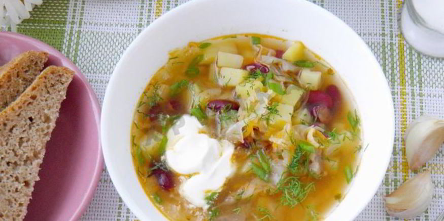 Рецепт постных щей с фасолью, консервированной и капустой