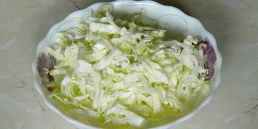 постные щи с фасолью, консервированной и капустой