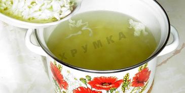 постные щи с фасолью, консервированной и капустой