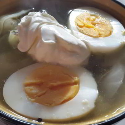 Постные щи с капустой и щавелем