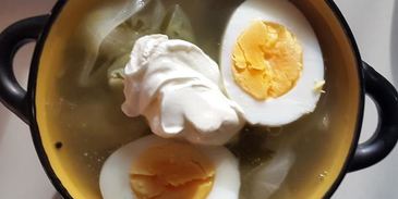 постные щи с капустой и щавелем