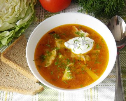 Щи из молодой капусты с курицей