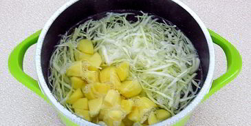 щи с рыбными консервами