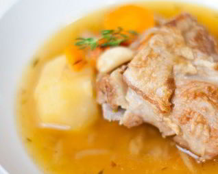 Легкая шурпа из баранины с тимьяном