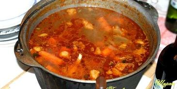 шурпа в котле