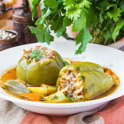 Суп с фаршированными перцам Дулма-Шурпа