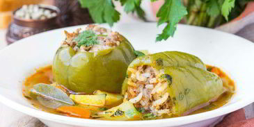 суп с фаршированными перцам дулма-шурпа