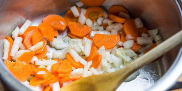 суп с фаршированными перцам дулма-шурпа