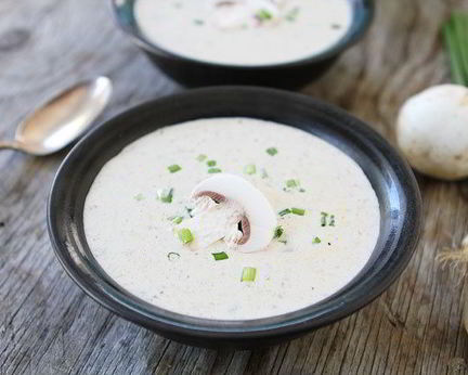 Сливочный крем-суп из шампиньонов с гренками