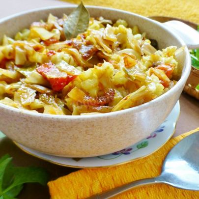 Капустная солянка с беконом и перловкой