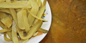 мясная солянка с колбасами