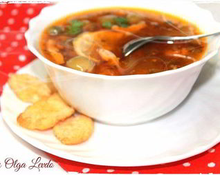 Сборная солянка на курином бульоне