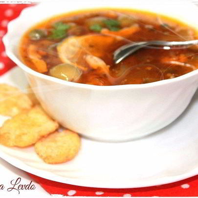 Сборная солянка на курином бульоне