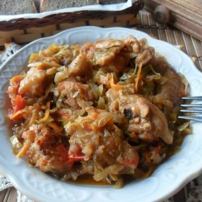 Солянка из капусты с мясом свинины