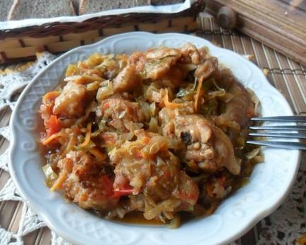 Солянка из капусты с мясом свинины