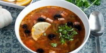 солянка по-домашнему с колбасой