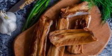 солянка с колбасой и маслинами