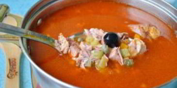 солянка с копченостями в хлебе