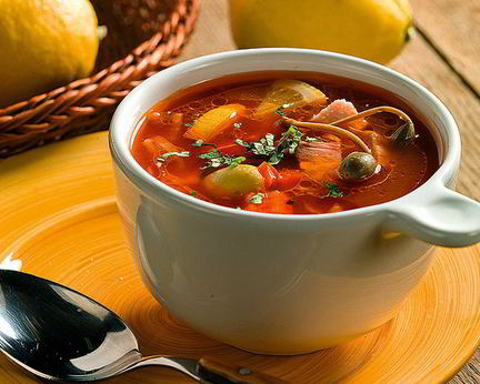 Солянка с паприкой и беконом