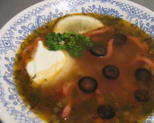 Солянка с сосиской и картошкой