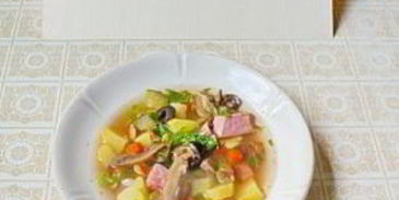 солянка с ветчиной и грудинкой